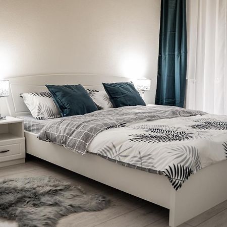 Modern Apartment In Dumbravita Dumbravita  Dış mekan fotoğraf