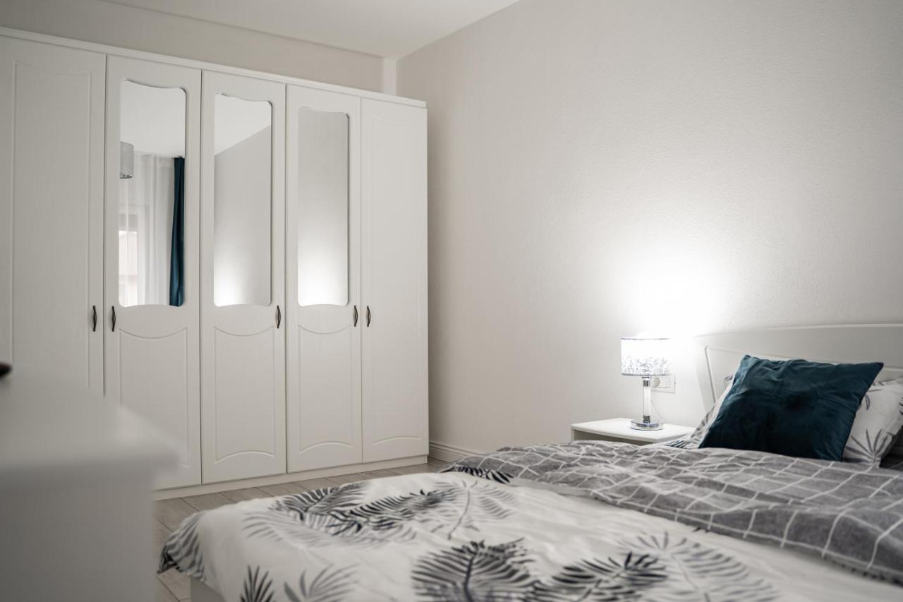 Modern Apartment In Dumbravita Dumbravita  Dış mekan fotoğraf